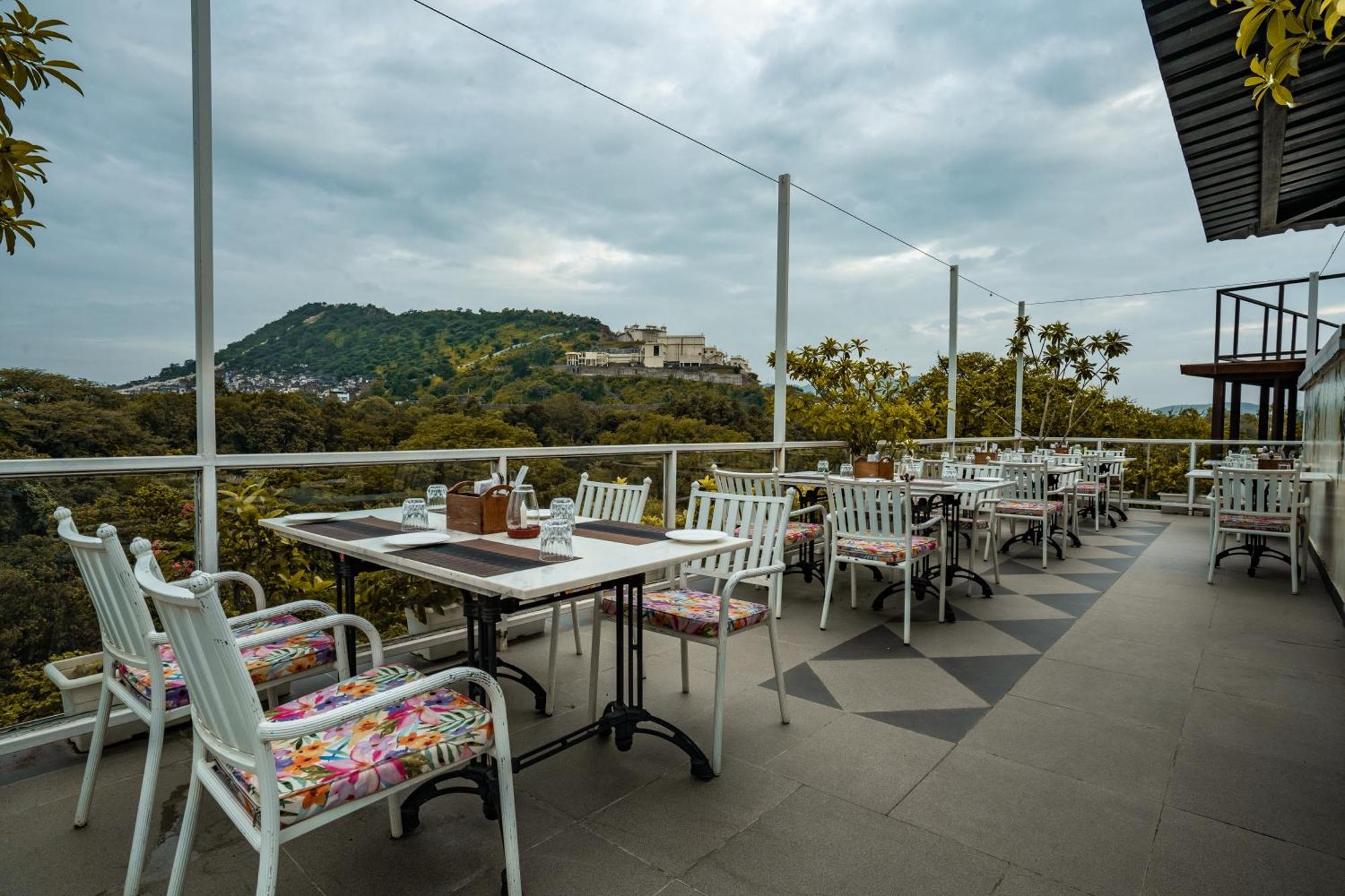 Tripli Hotels Shiv Villas Udaipur Exterior foto